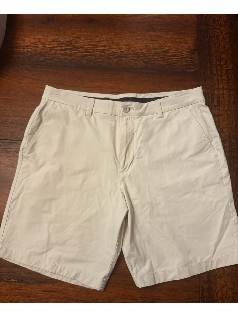 Vineyard Vines Men's Flat Front khaki Chino Shorts - Cream